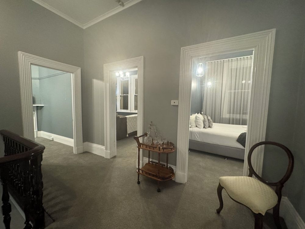 Tree House Hideouts Heygarth House Classic Townhome, 2 Bedrooms, Balcony, City View 25