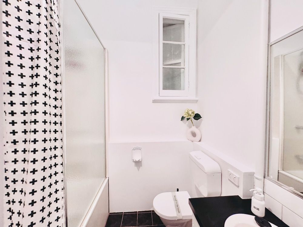 Tree House Hideouts Heygarth House Classic Townhome, 2 Bedrooms, Balcony, City View 14