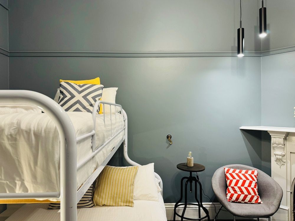 Tree House Hideouts Heygarth House Classic Townhome, 2 Bedrooms, Balcony, City View 8