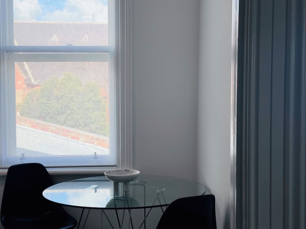 Tree House Hideouts Heygarth House Classic Townhome, 2 Bedrooms, Balcony, City View 20