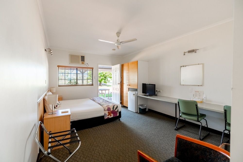 Landsborough Lodge Motel Comfort Room 7