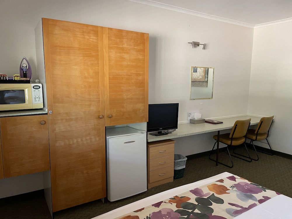 Landsborough Lodge Motel Comfort Room 6