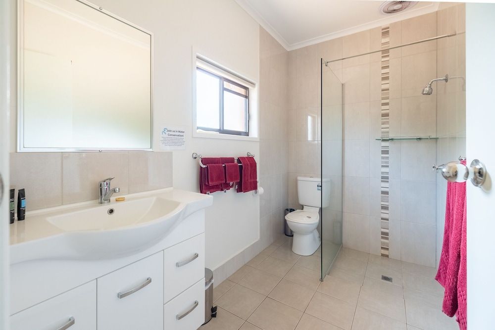 Landsborough Lodge Motel Design Room 6