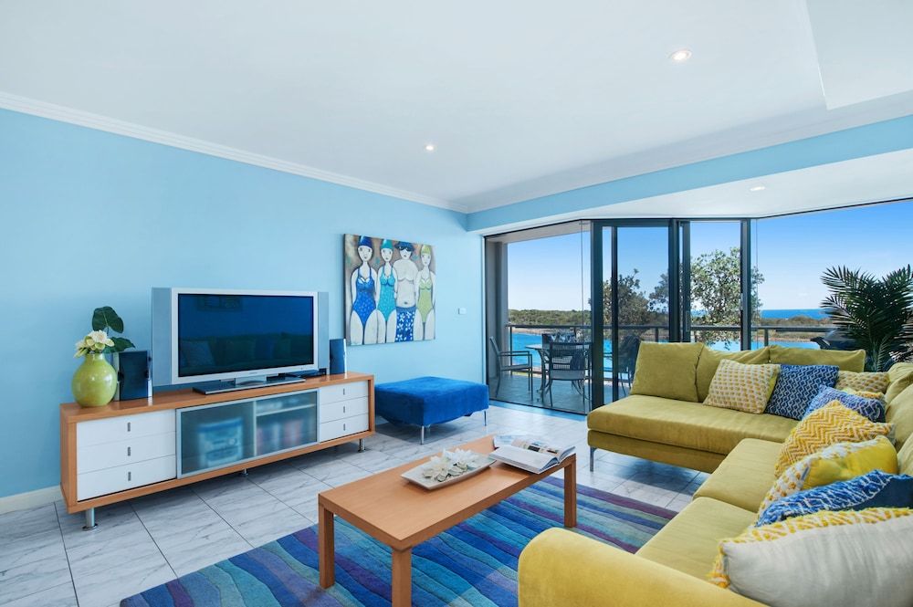 Family Apartment, 3 Bedrooms, 2 Bathrooms, Beach View