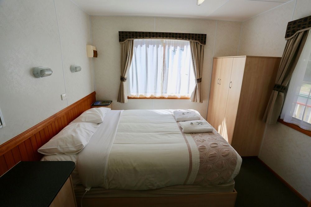 Jenolan Holiday Park - Campsite Orient Cabin