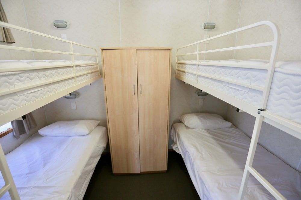 Jenolan Holiday Park - Campsite Orient Cabin 2