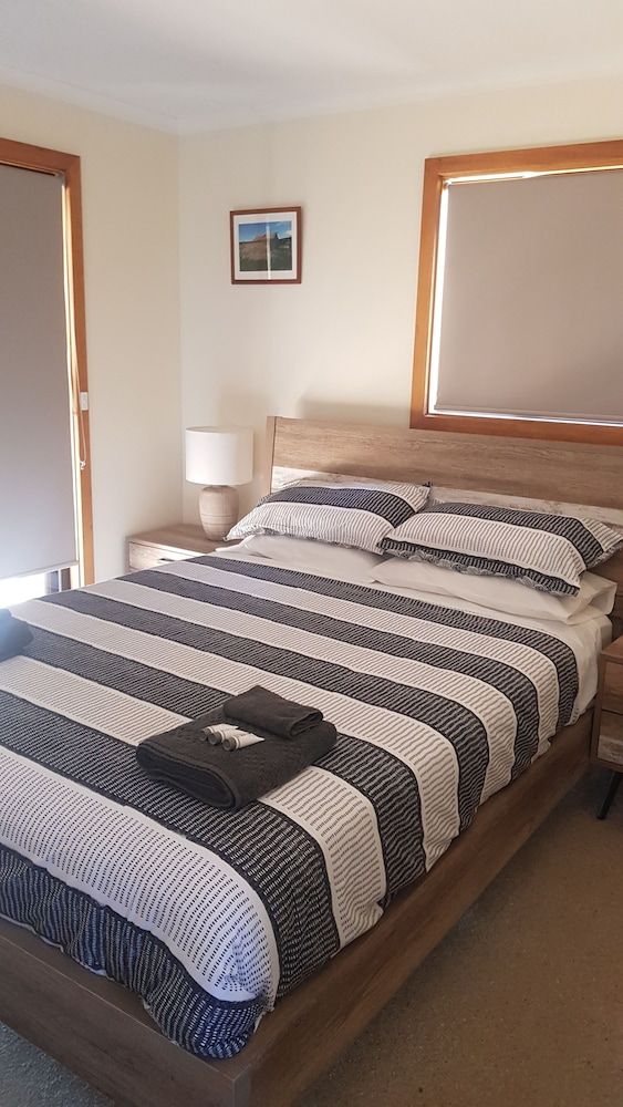 2 Bedroom Cabin with Kitchenette