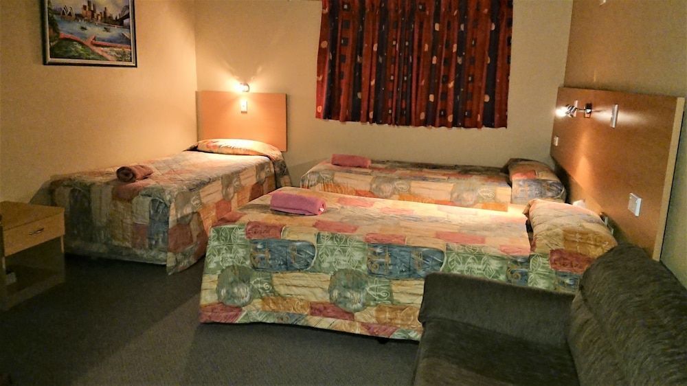 Deluxe Family Room