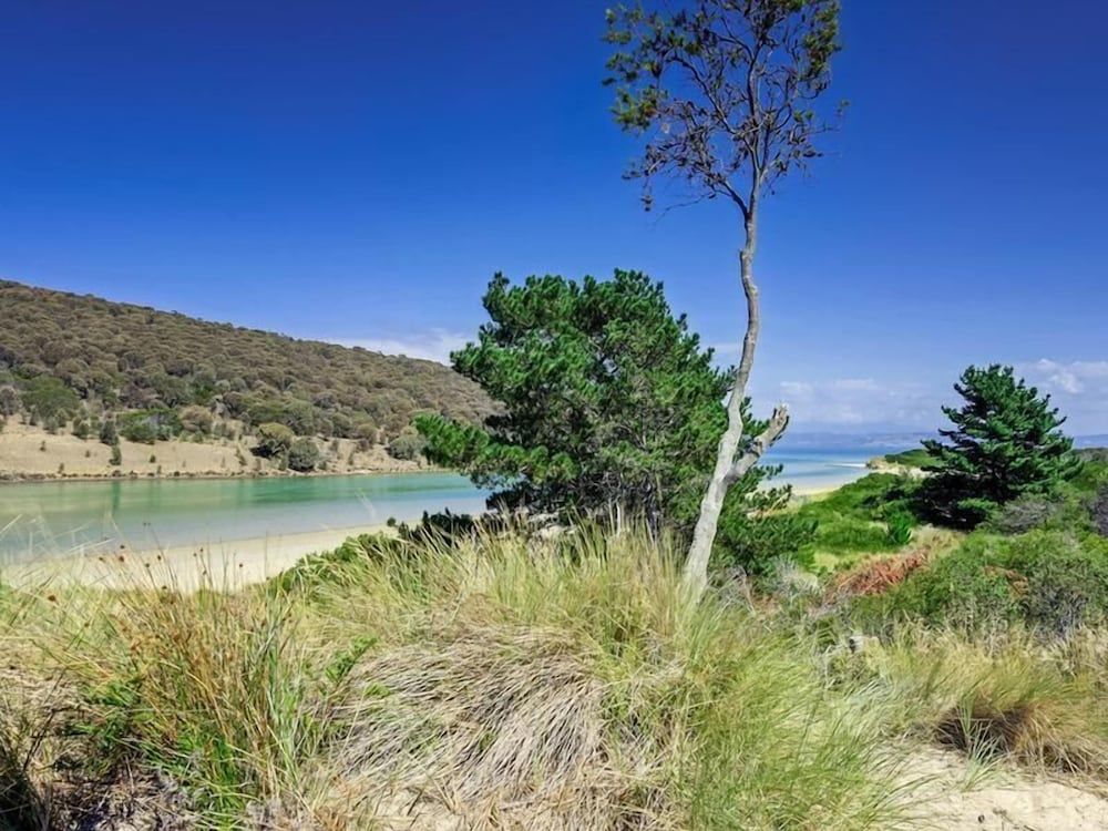 Steeles Island Retreat The Beach Homestead, 7 Bedroom 13