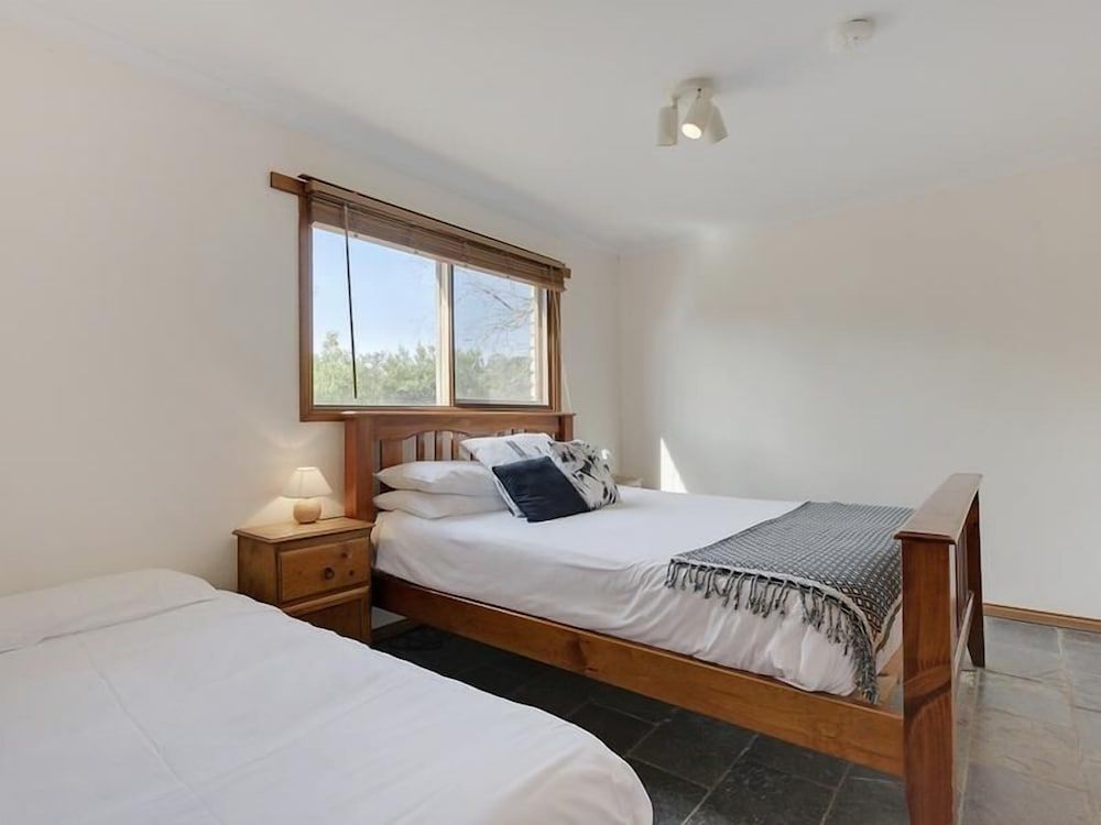 Steeles Island Retreat The Beach Homestead, 7 Bedroom 4