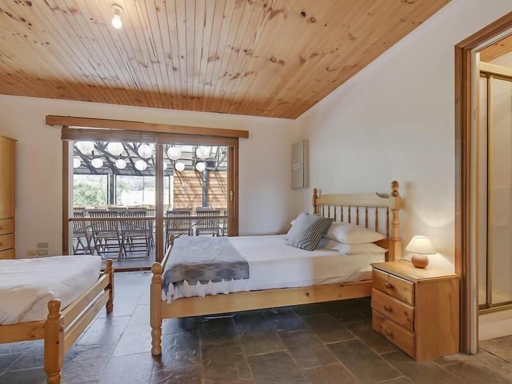 Steeles Island Retreat The Beach Homestead, 7 Bedroom 5