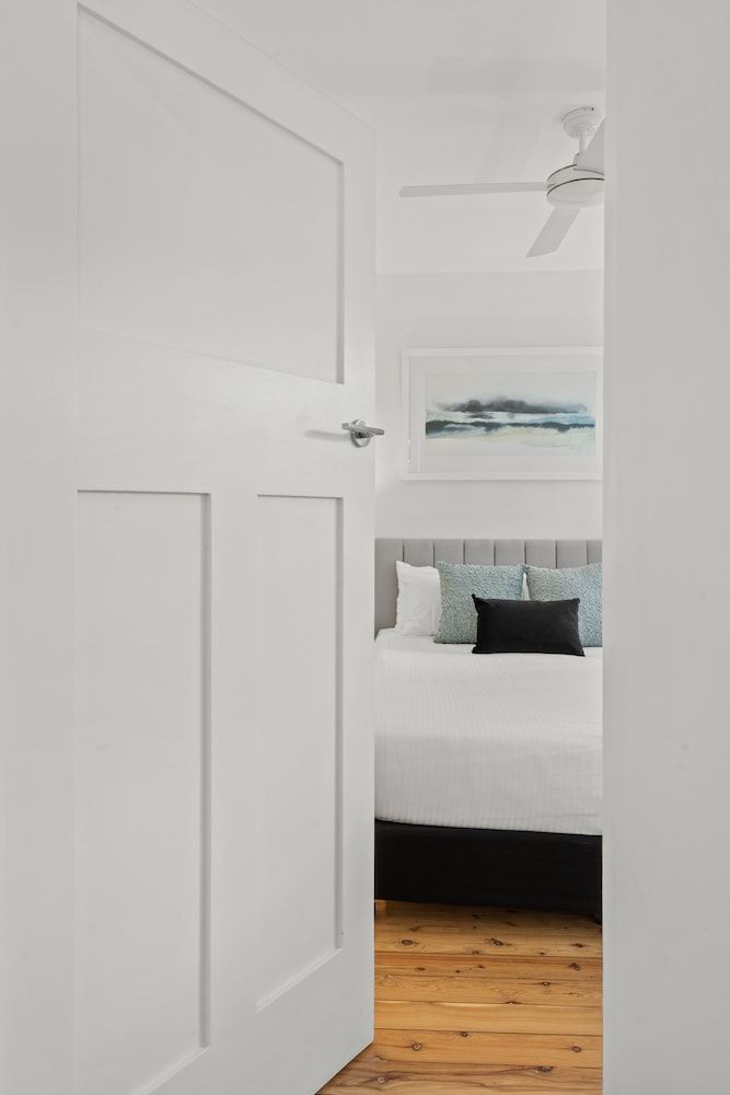 One Bedroom Apartment