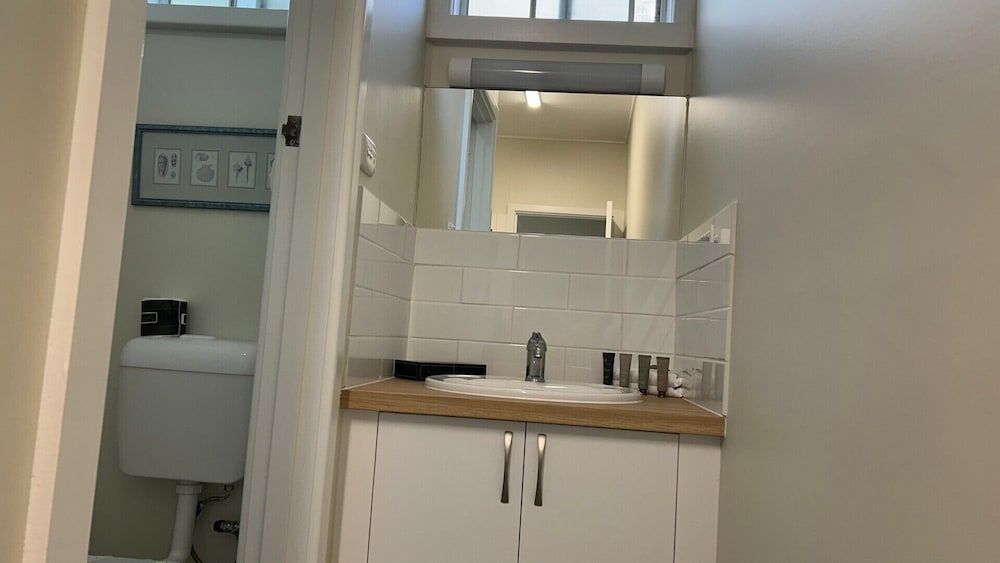 Ocean Bridge Lakes Entrance Standard Apartment, 1 Bedroom 4