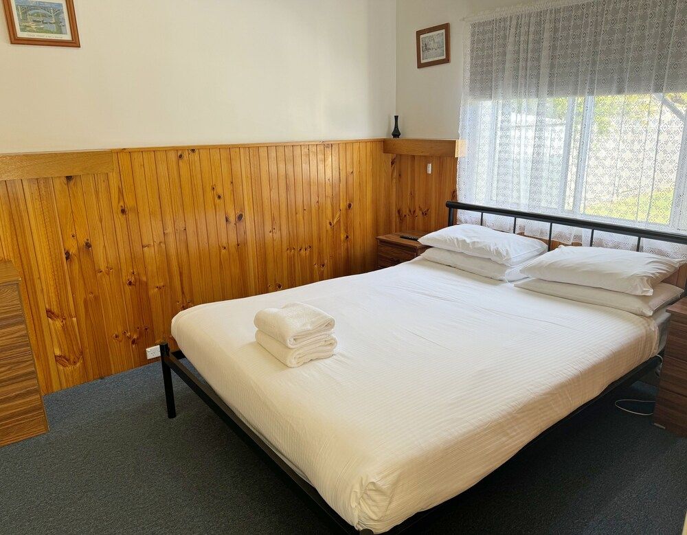 Ocean Bridge Lakes Entrance Apartment, 1 Bedroom 2