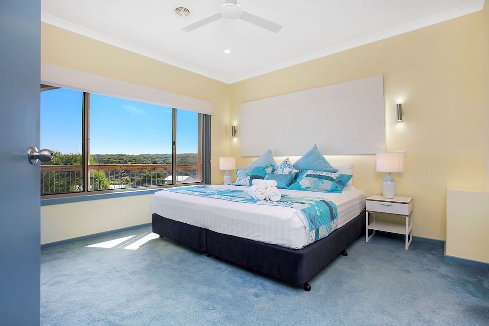 Antares Room