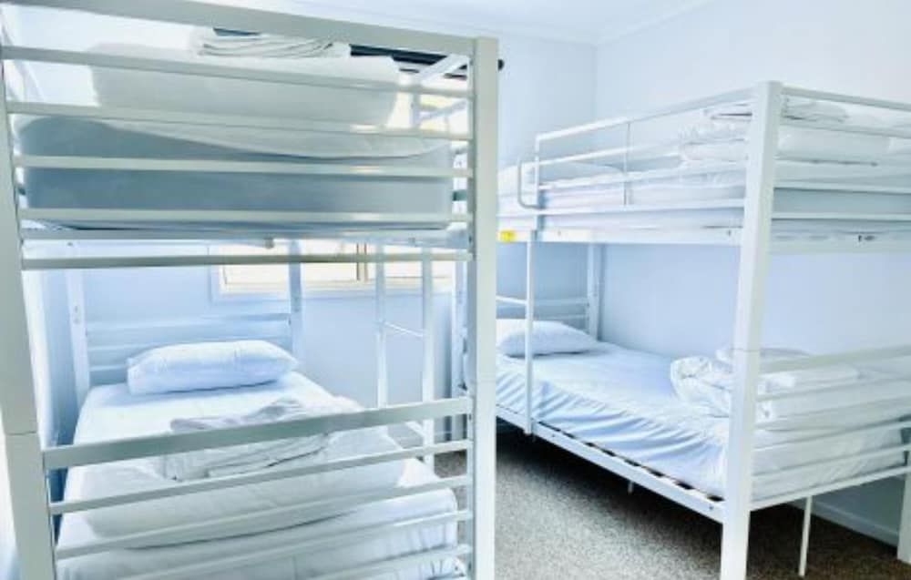 Discovery Parks - Narooma Beach Superior 2 Bedroom Cabin - Sleeps 6