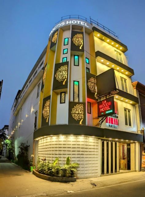 undefined La Woods Hotel 7