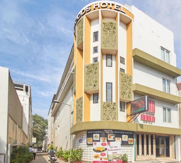undefined La Woods Hotel 8