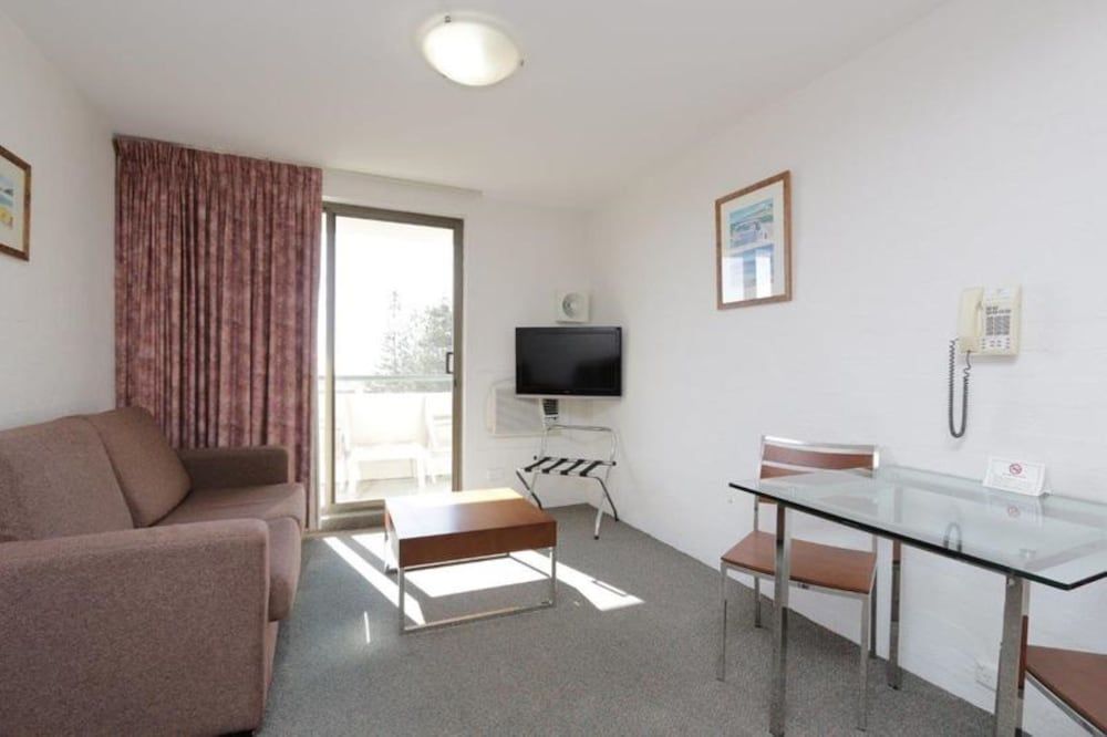 Atrium Hotel Mandurah One Bedroom Apartment 3