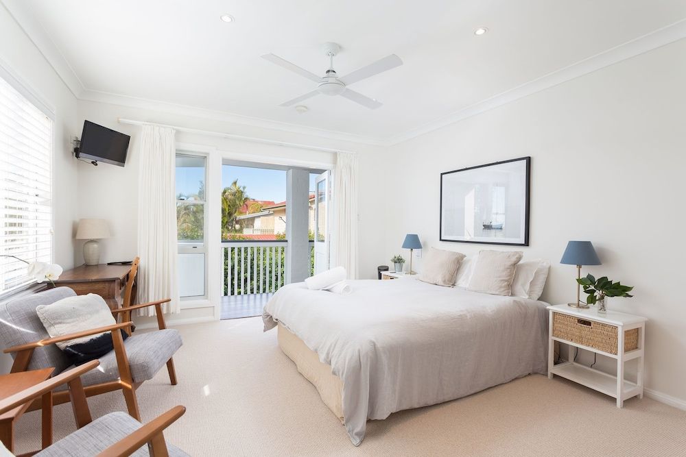 Queen Traditional Suite