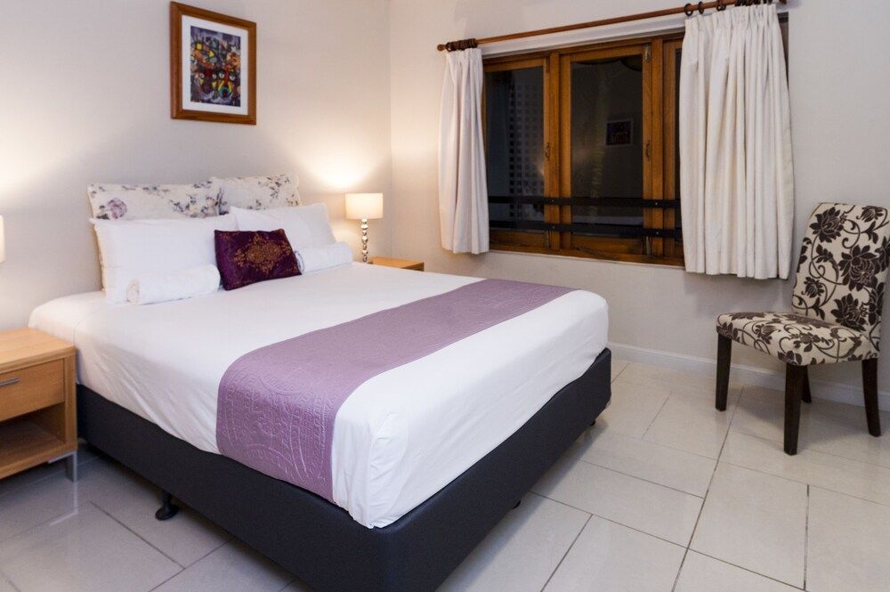 The Penthouse Port Douglas Luxury Penthouse, 5 Bedrooms, Garden View (with 3.5 bathrooms) 6