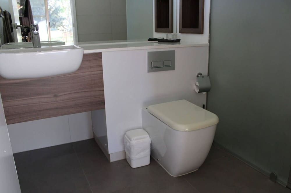 Discovery Parks - Coffin Bay Standard 2 Bedroom Cabin - Sleeps 6 3