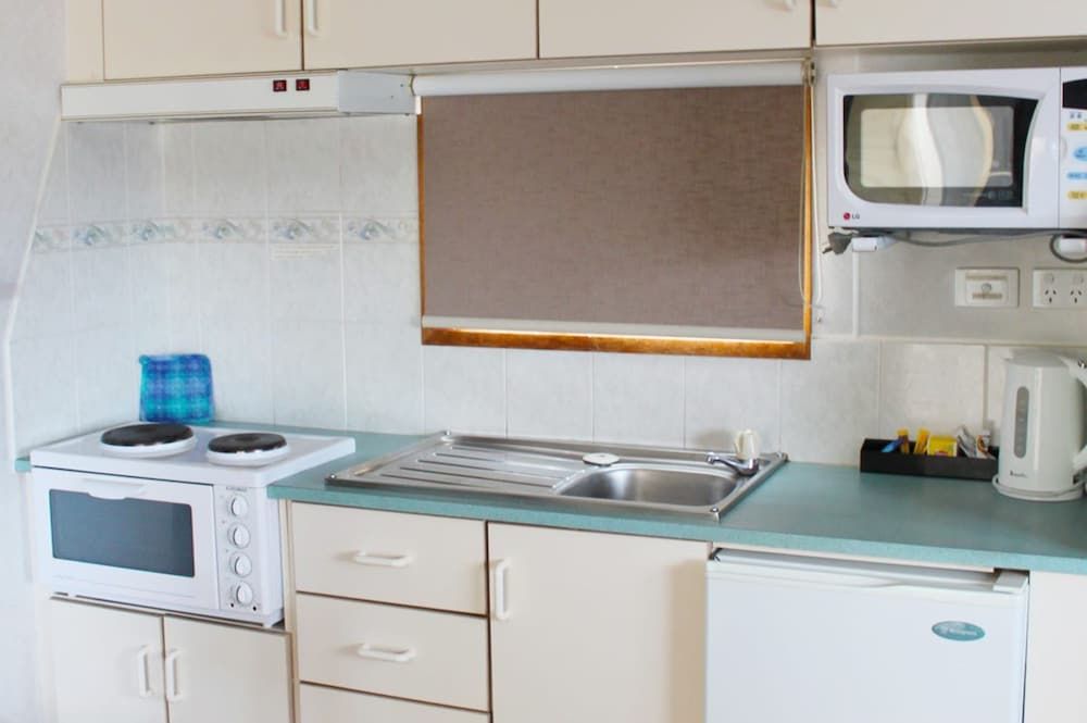 Discovery Parks - Coffin Bay Economy Studio - Sleeps 6 (No Bathroom) 3