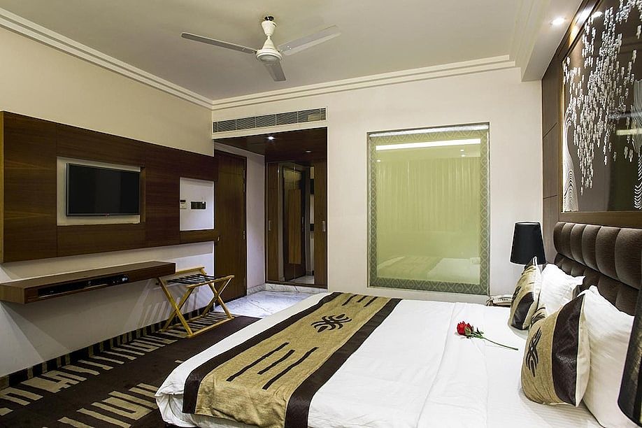 JRD Luxury -Business Hotel Deluxe Room-Local id not allowed 3