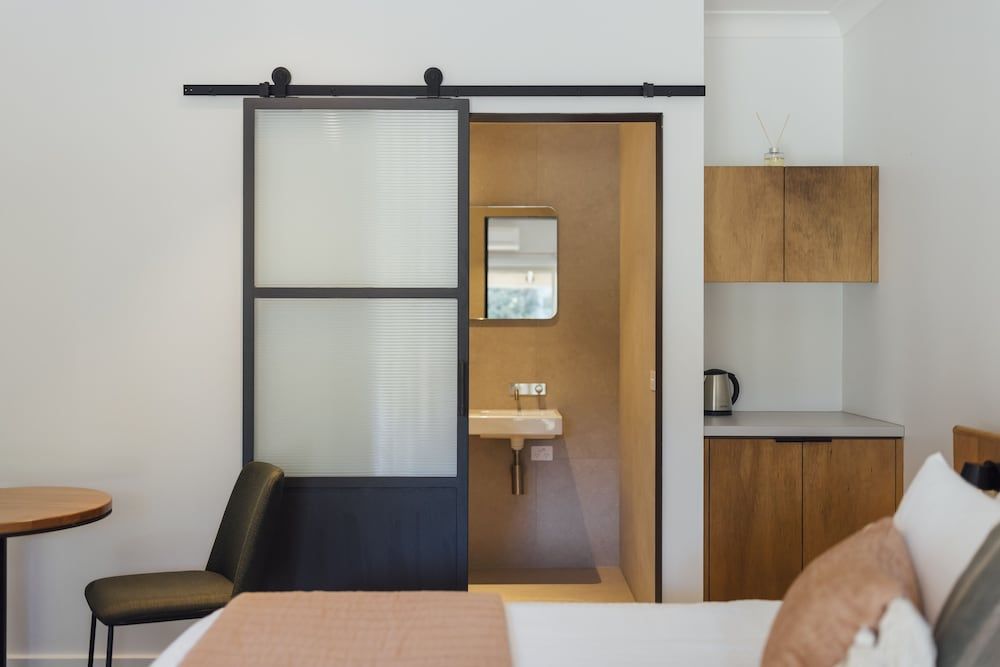 Eleven Standard Room 2