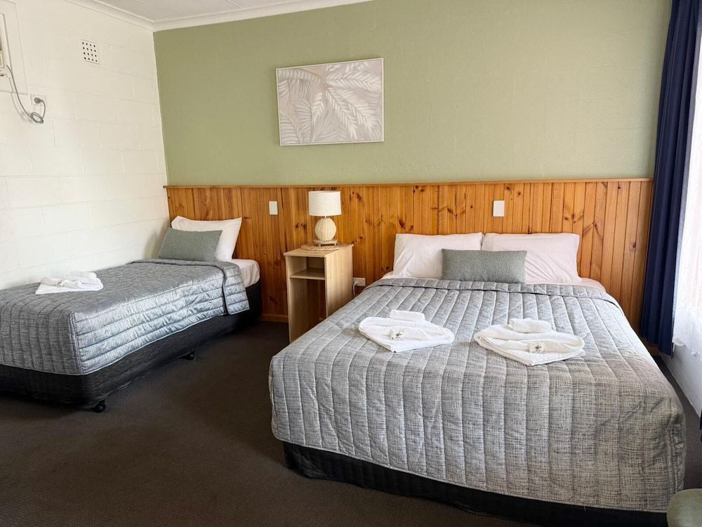 Barossa Palms Motel Triple Room, Non Smoking (Twin Room)