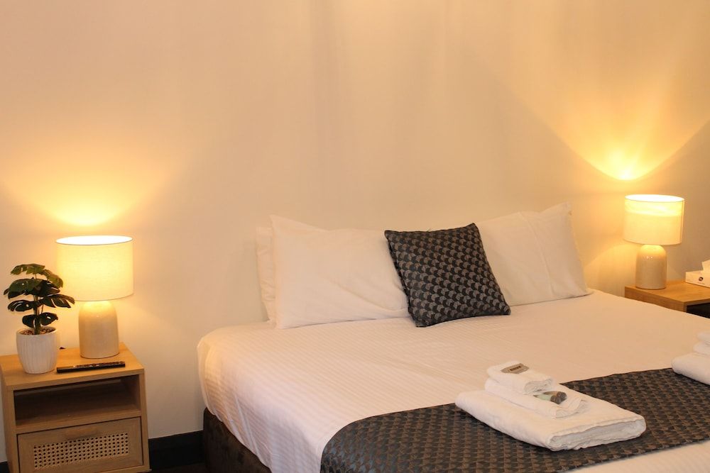 Deluxe Room, 1 Queen Bed, Ensuite