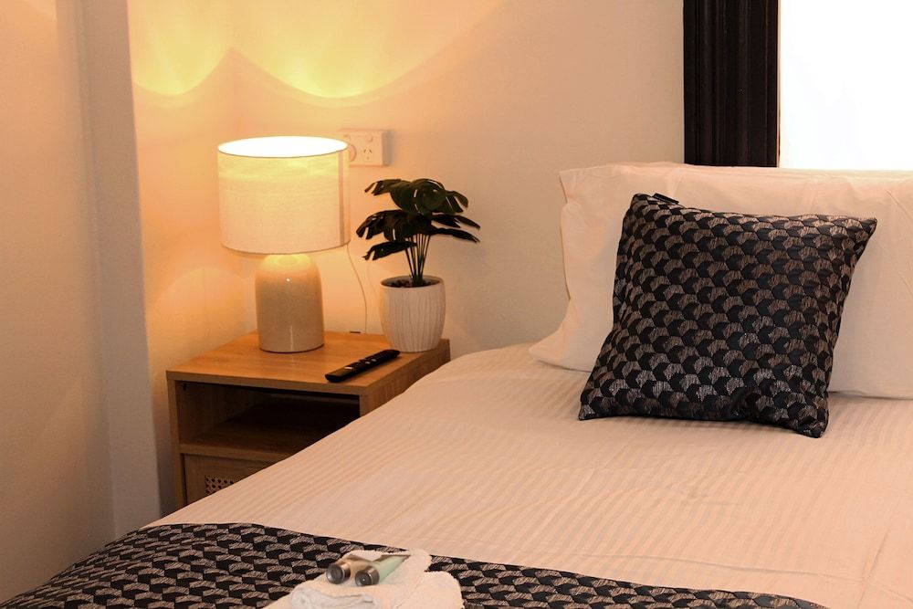 Romano's Hotel Deluxe Single Room, Ensuite