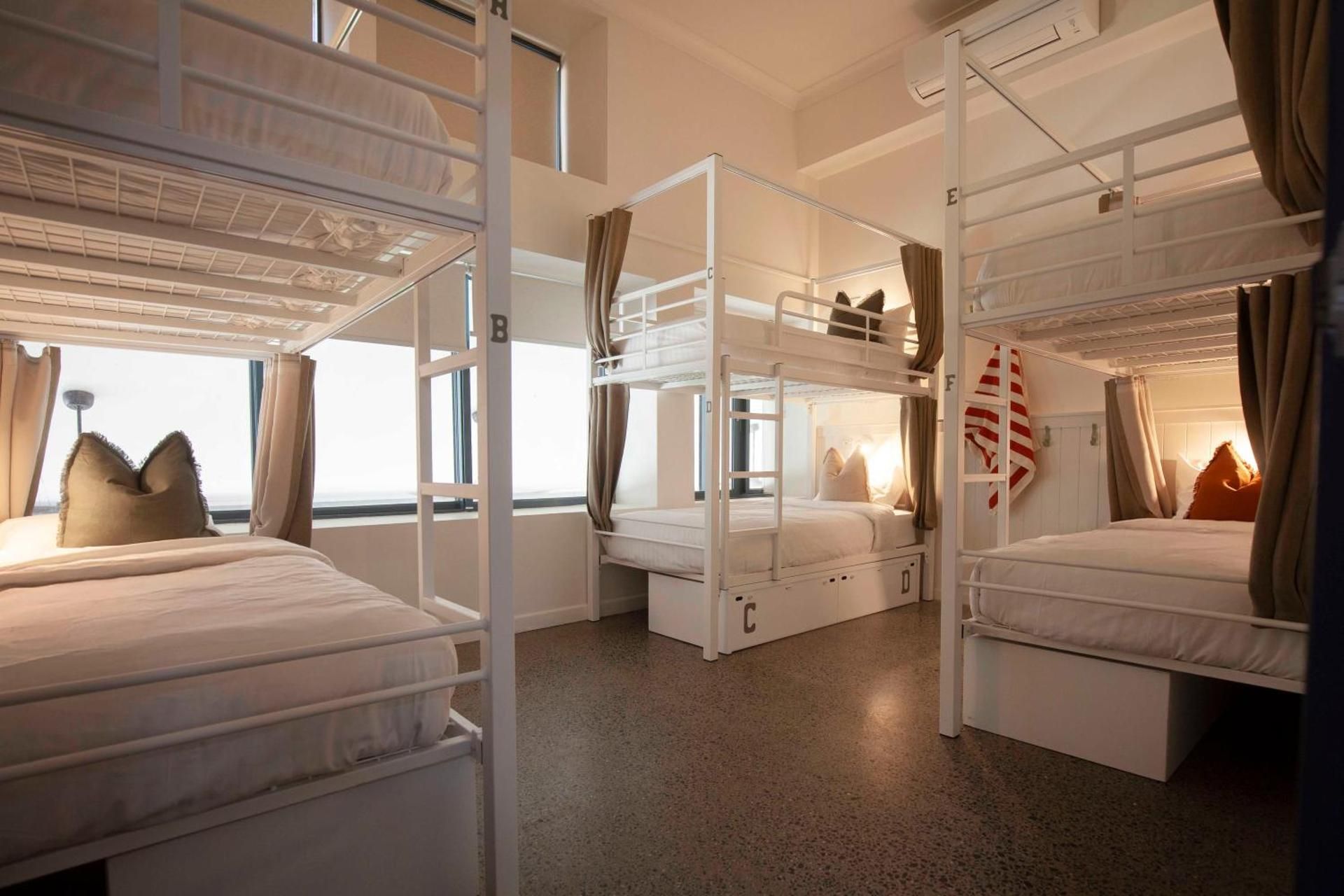 6 Bed Female Private Room