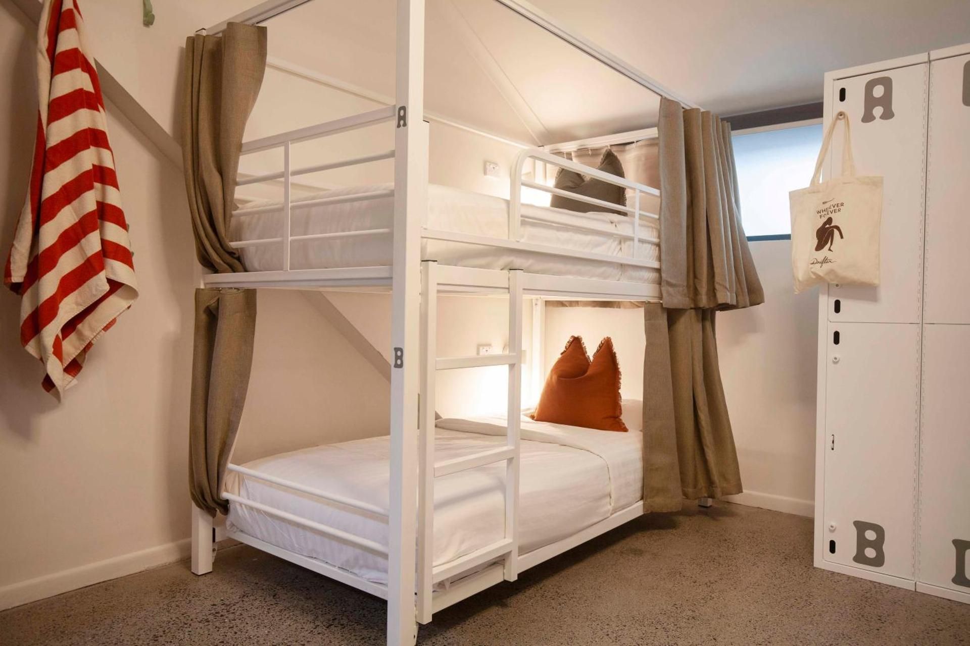 8 Bed Female Private Room