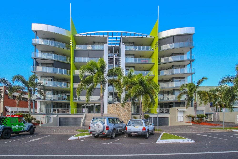 undefined Stunning Ground Floor City Apartment 104