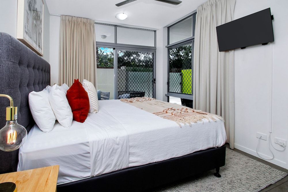 undefined Stunning Ground Floor City Apartment 104 9