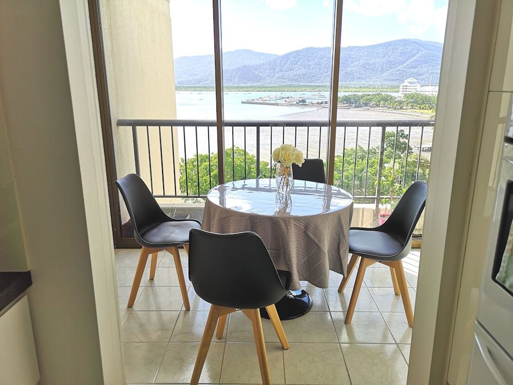 Cairns Ocean View Apartment in Aquarius Guaranteed Ocean View 2-Bedroom Apartment 4