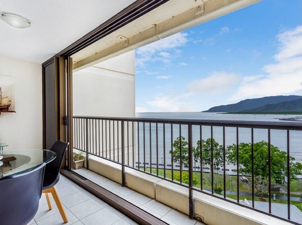 Cairns Ocean View Apartment in Aquarius Guaranteed Ocean View 2-Bedroom Apartment 5