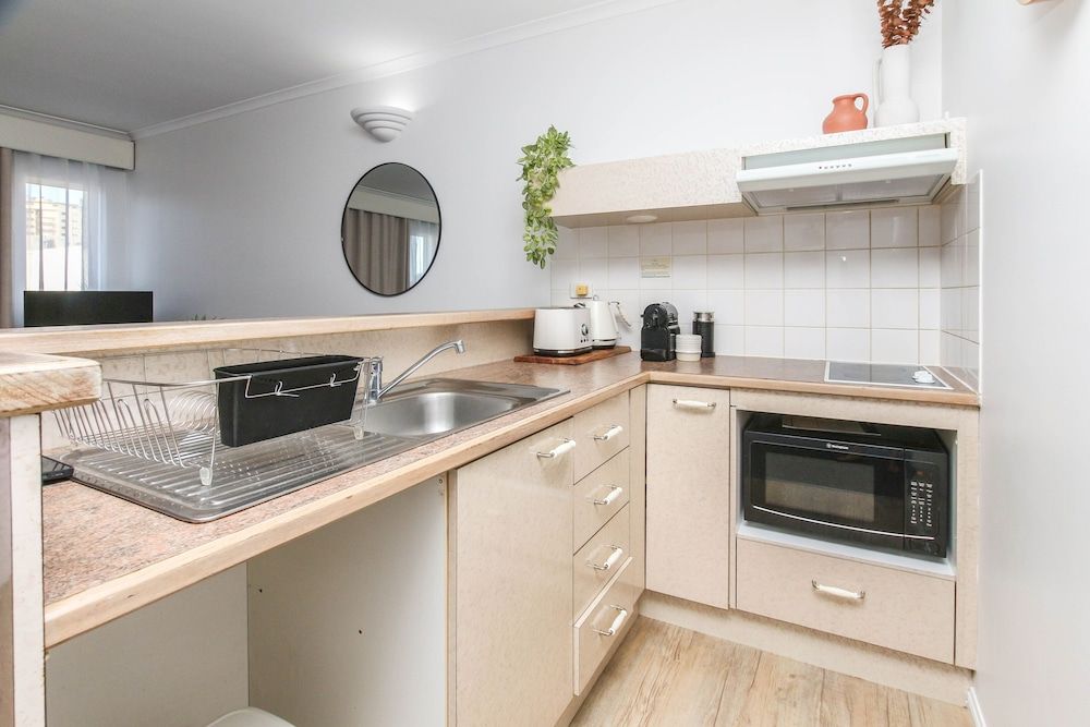 undefined Inner City One Bedroom Apartment with Pool View 22 5