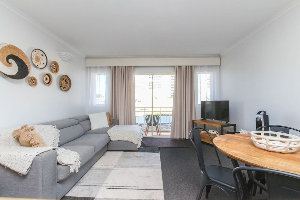 undefined Inner City One Bedroom Apartment with Pool View 22