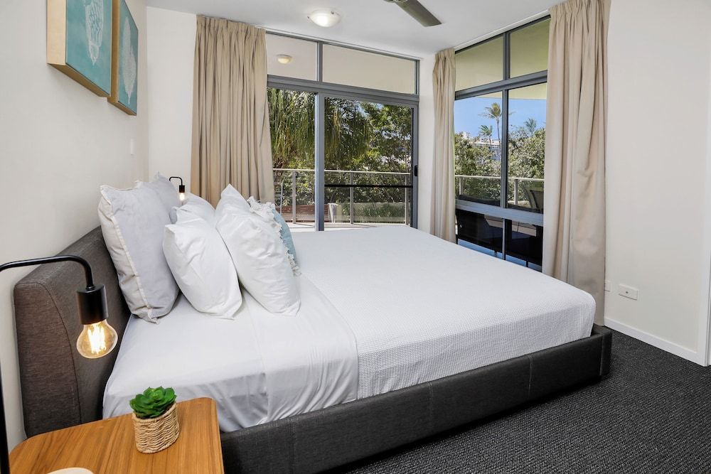 undefined Pool View City Centre Apartment 202 6