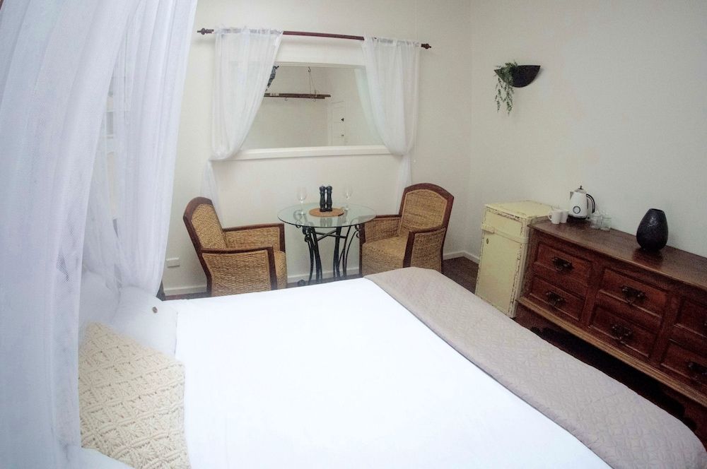 Traditional Double Room, Bathtub (The Reef Room)
