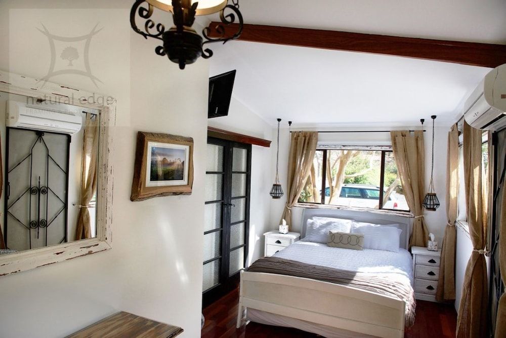 Classic Double Room, Garden View (The Singer Room )