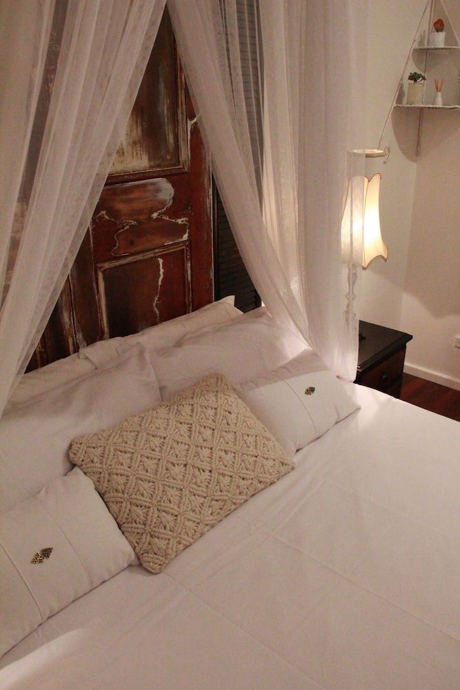 Traditional Double Room, Bathtub (The Reef Room)