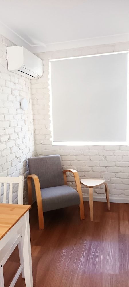 Bay House Motel Standard Queen Room 7 3