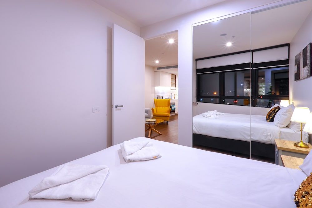 1 Bedroom plus Study Executive