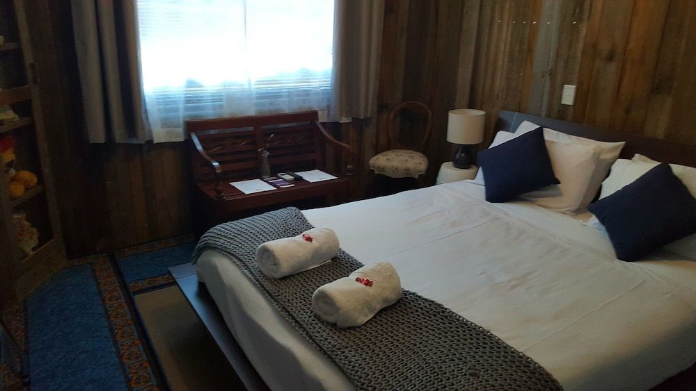 Queen Room 2