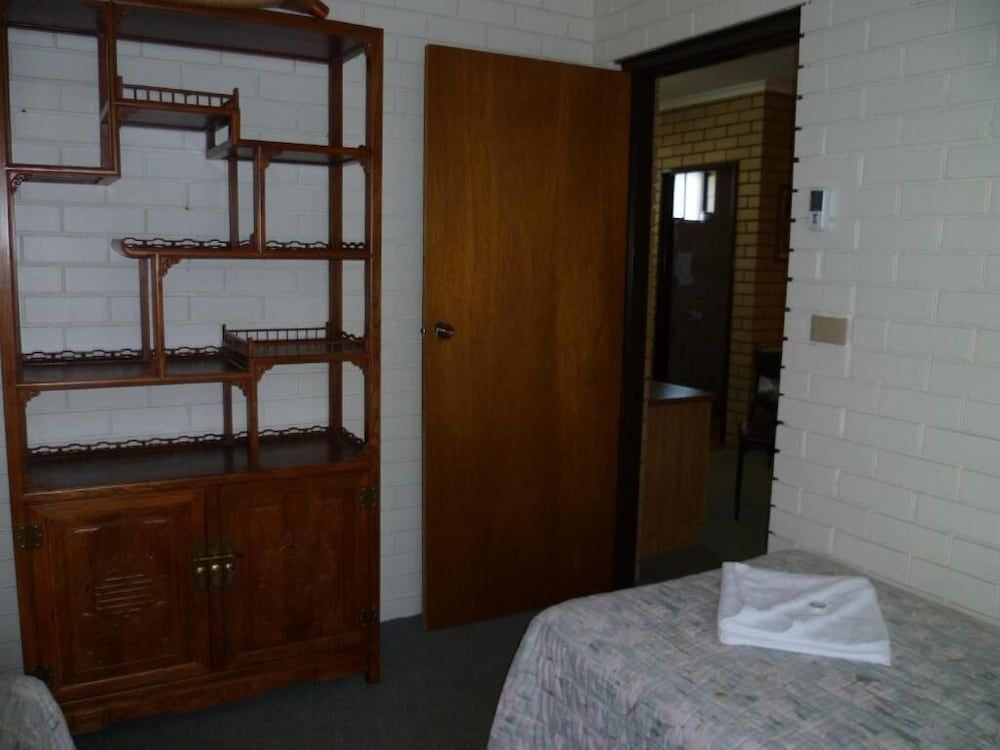 Birch Motel Tocumwal Family Suite (Deluxe) 4