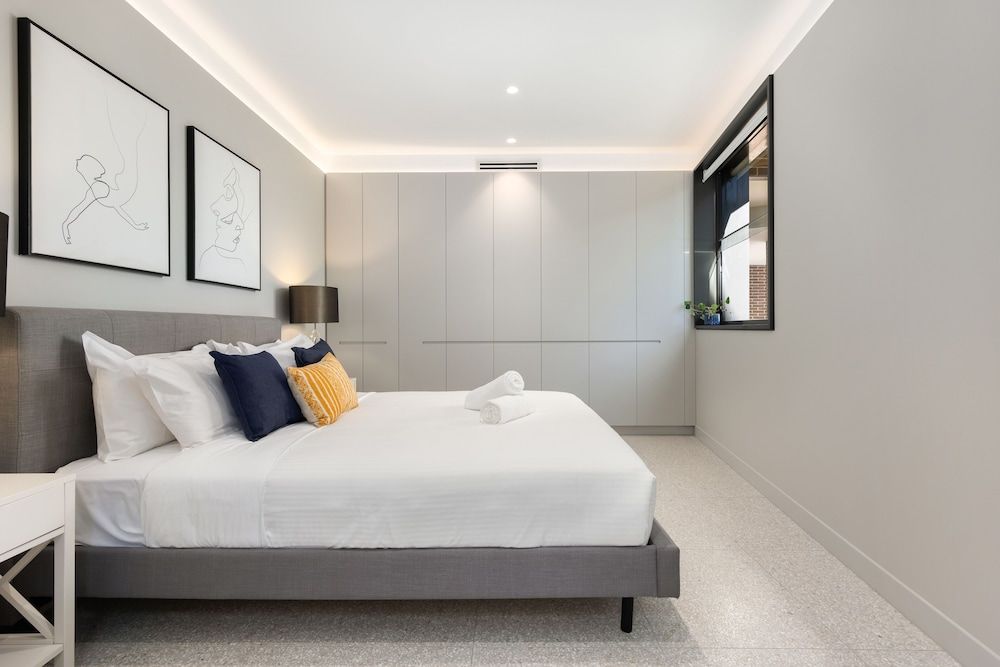 One Bedroom Apartment With Study