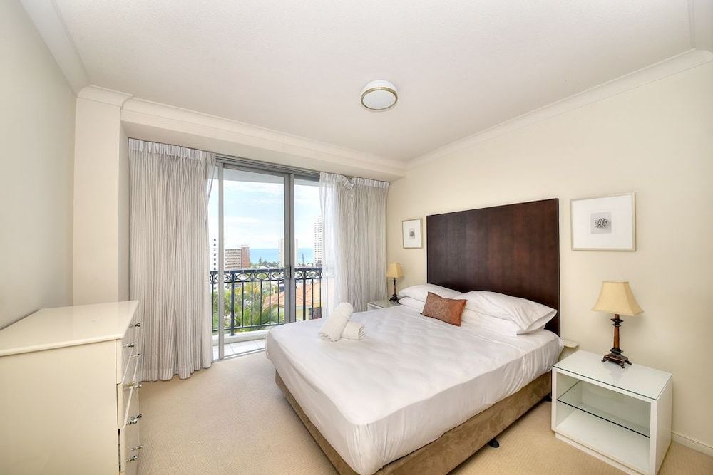 undefined GCA Chevron Renaissance 5